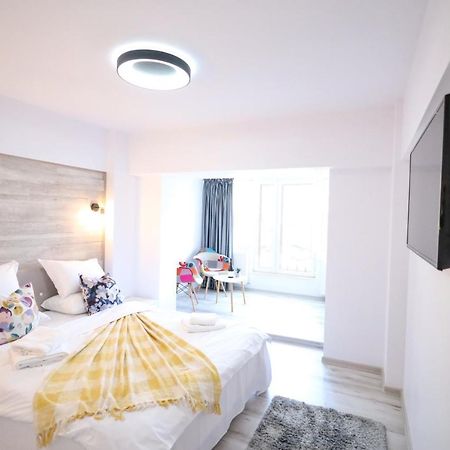 Apartament Patrick Гура Хуморулуй Екстериор снимка