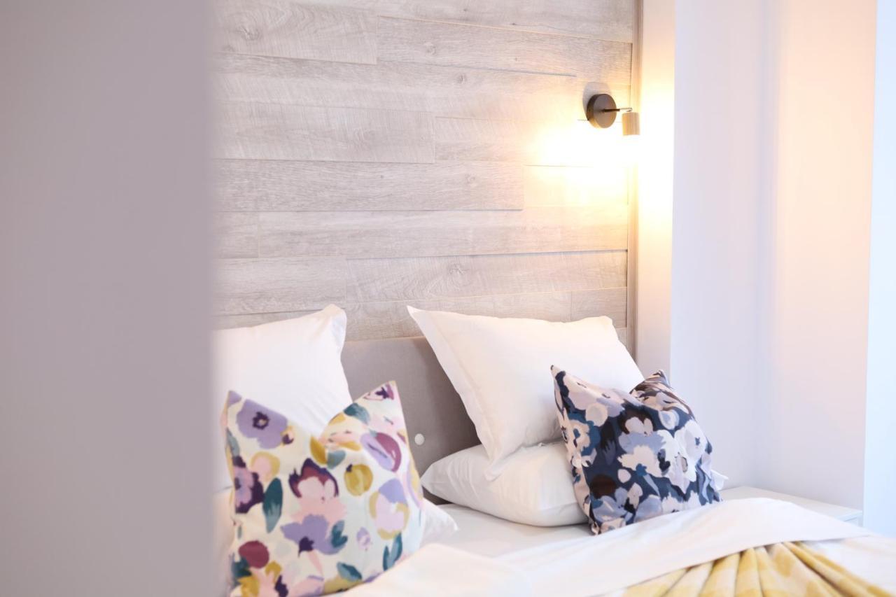 Apartament Patrick Гура Хуморулуй Екстериор снимка