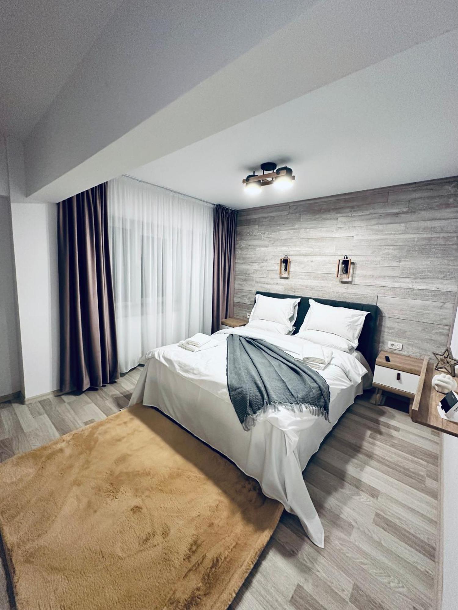 Apartament Patrick Гура Хуморулуй Екстериор снимка